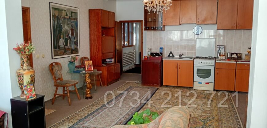 APARTAMENT 100m pătrați în vilă | Cernica, pe malul lacului, via s vis de Manastire | Curte comuna a cu încă 2 apartamente